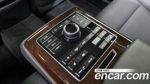 Hyundai Equus — фото 29