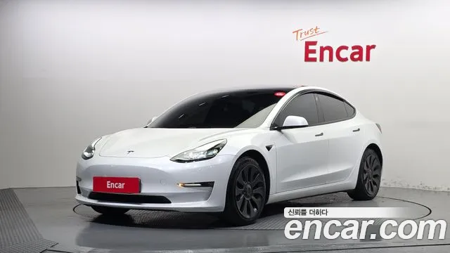Tesla Model 3 — фото 1
