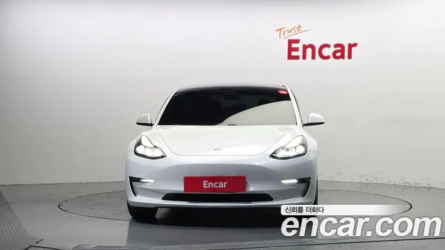 Tesla Model 3 — фото 3