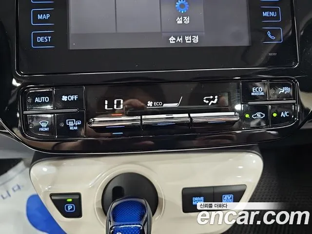 Toyota Prius — фото 12