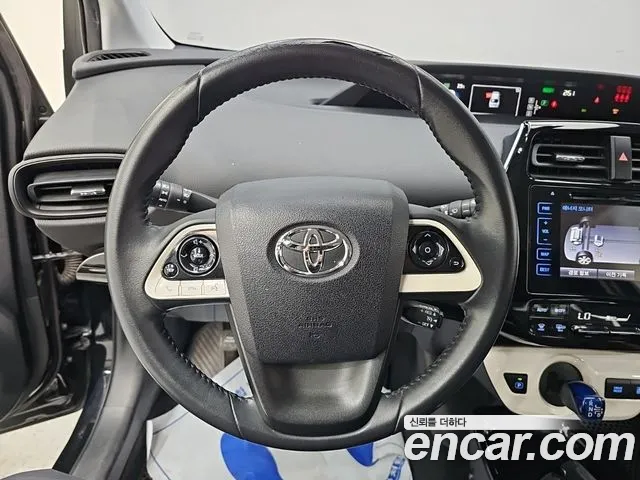 Toyota Prius — фото 18