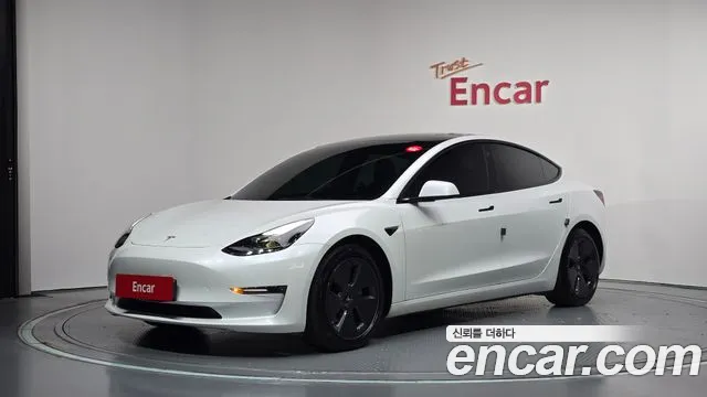 Tesla Model 3 — фото 1