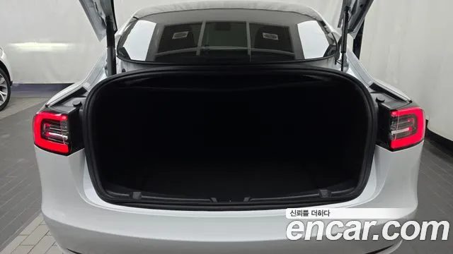Tesla Model 3 — фото 19