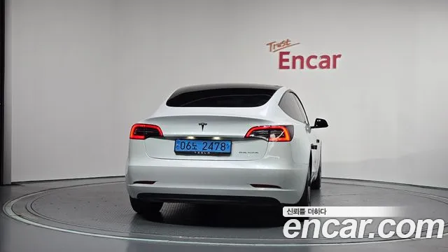 Tesla Model 3 — фото 4