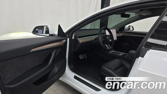 Tesla Model 3 — фото 10