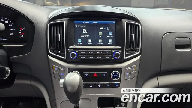 Hyundai Starex — фото 16