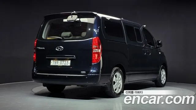 Hyundai Starex — фото 2