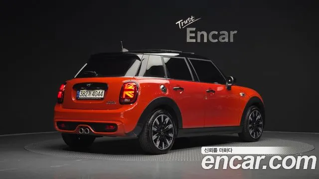 Mini Cooper — фото 1