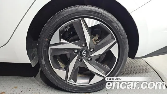 Hyundai Avante — фото 21