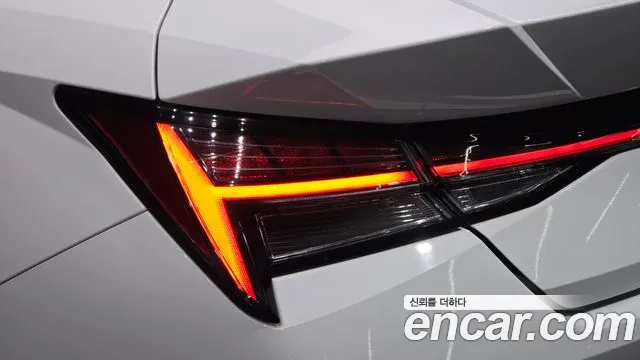 Hyundai Avante — фото 23
