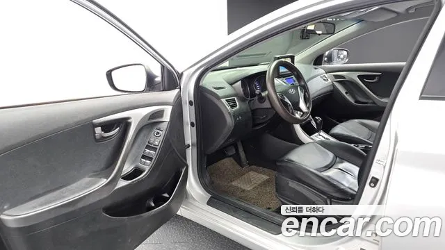Hyundai Avante — фото 10