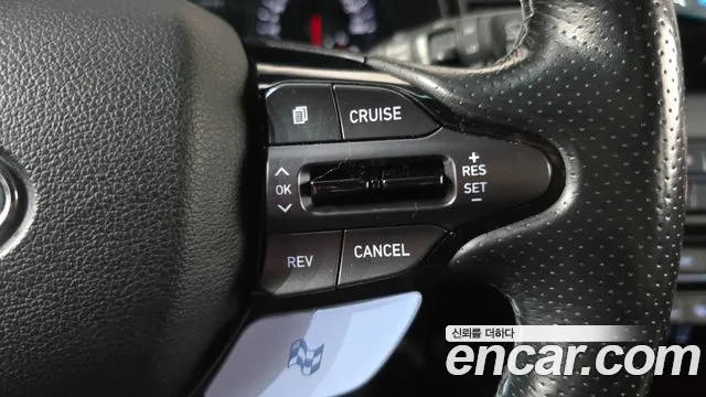 Hyundai Veloster — фото 16