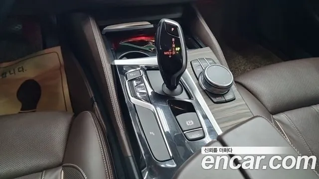 BMW 5-Series — фото 15