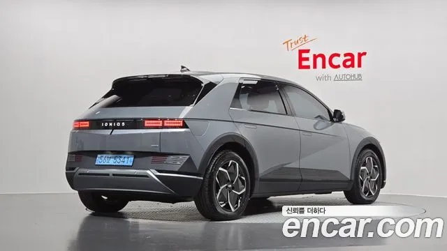 Hyundai Ioniq 5 — фото 1