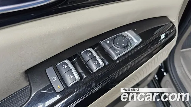 Kia Carnival — фото 29