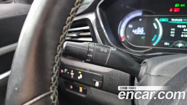 Kia Niro — фото 19