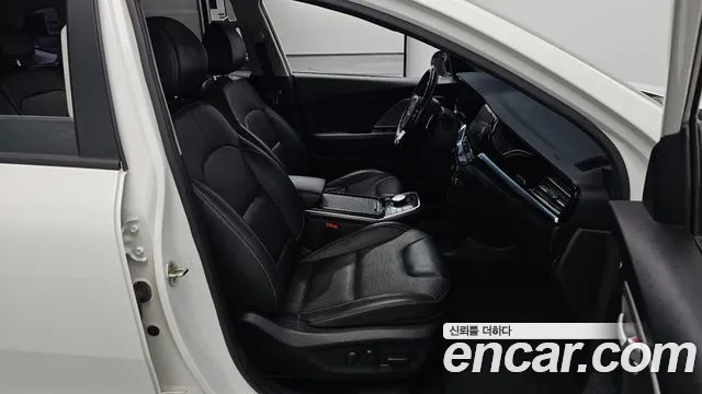 Kia Niro — фото 10