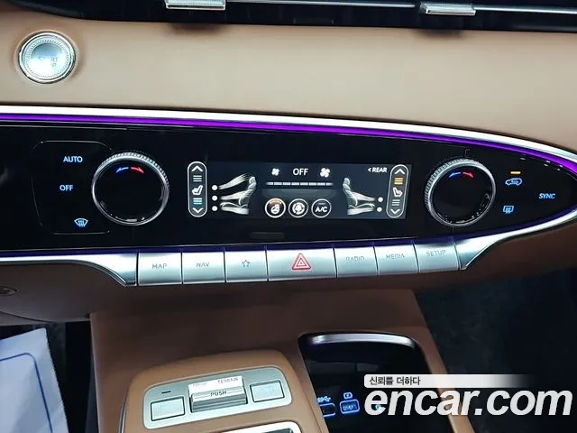 Genesis GV70 — фото 12