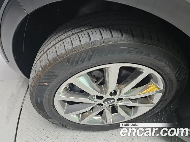Kia Sorento — фото 16
