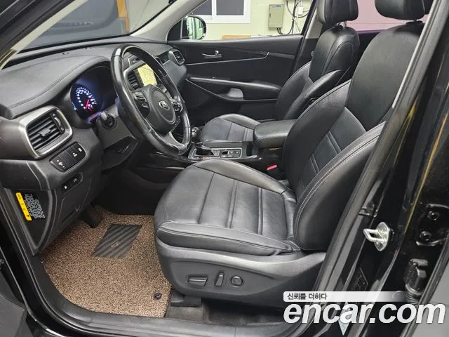 Kia Sorento — фото 10