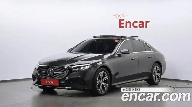Mercedes-Benz E-Class — фото 1