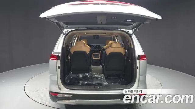 Kia Carnival — фото 20