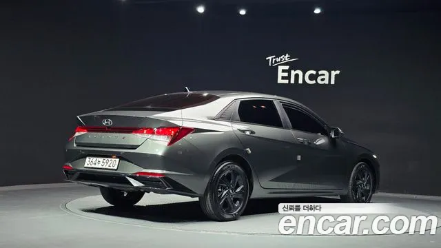 Hyundai Avante — фото 1