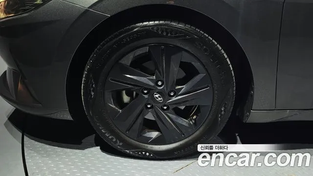 Hyundai Avante — фото 4