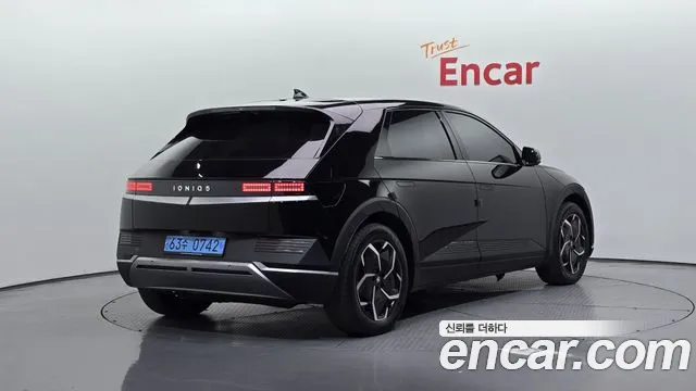 Hyundai Ioniq 5 — фото 1