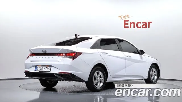 Hyundai Avante — фото 2
