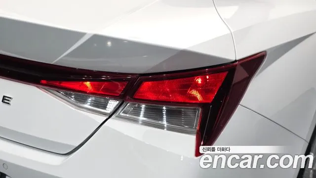 Hyundai Avante — фото 23