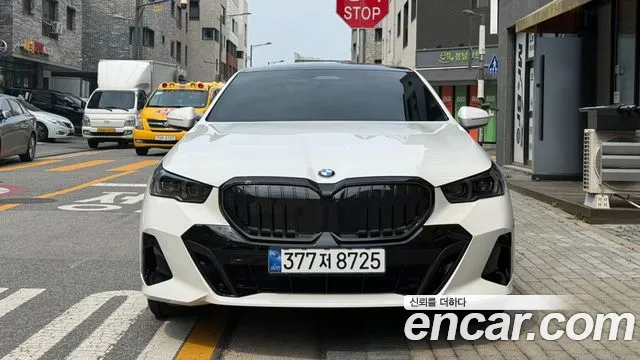 BMW 5-Series — фото 13