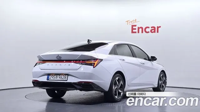 Hyundai Avante — фото 2