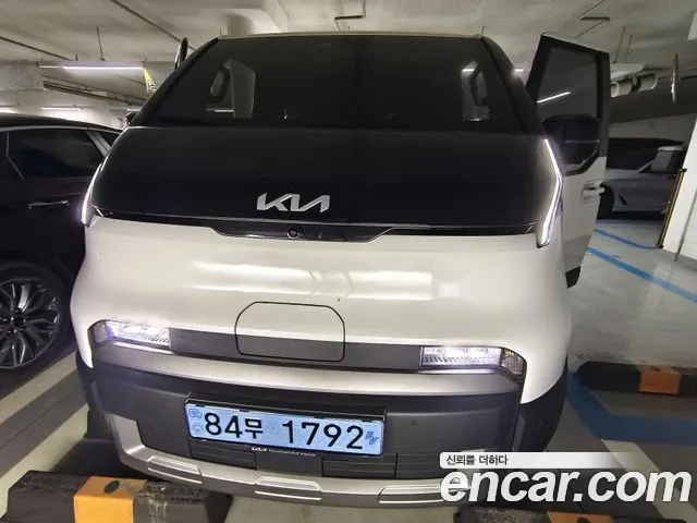 Kia PV5 — фото 1