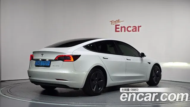 Tesla Model 3 — фото 2