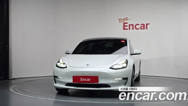 Tesla Model 3 — фото 3