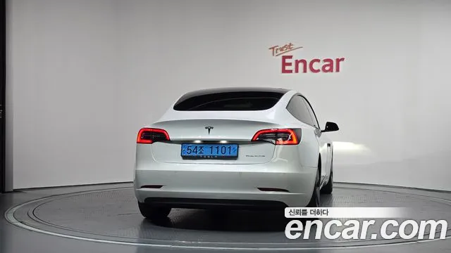 Tesla Model 3 — фото 4