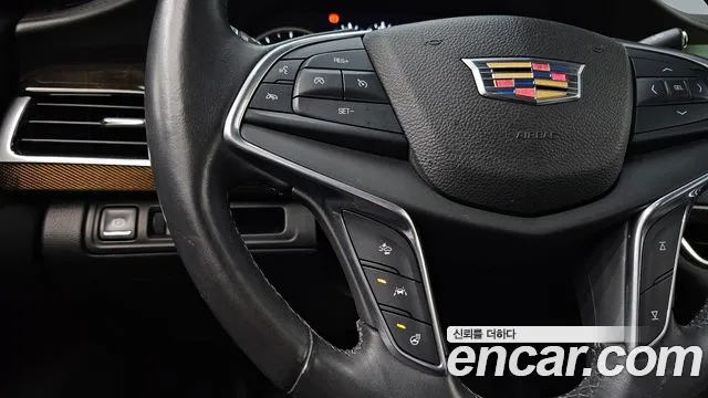 Cadillac CT6 — фото 16
