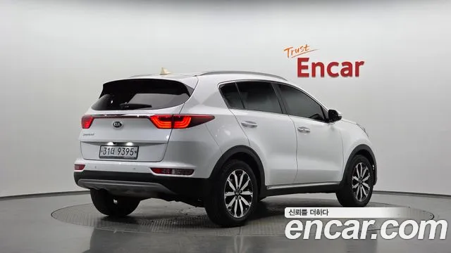Kia Sportage — фото 1