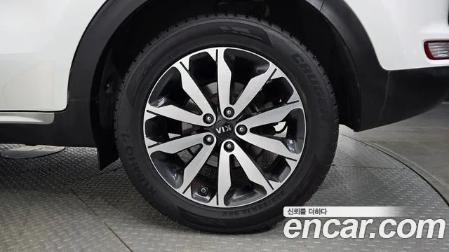 Kia Sportage — фото 21