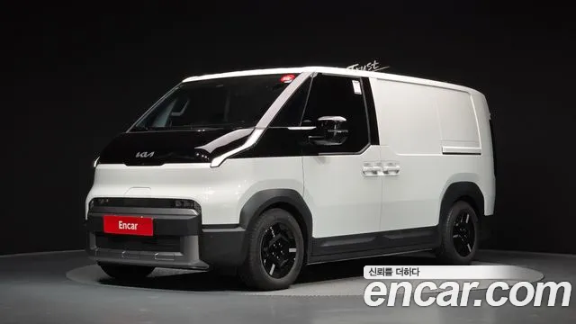Kia PV5 — фото 1