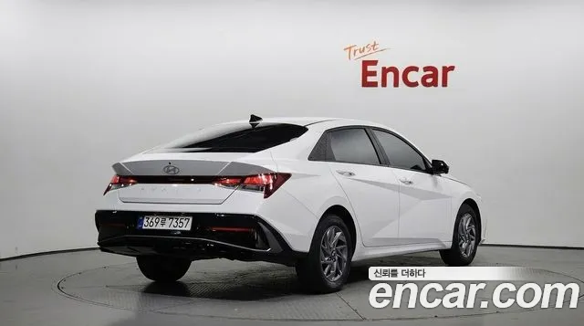 Hyundai Avante — фото 2