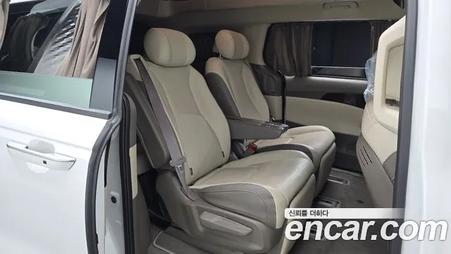 Kia Carnival — фото 11