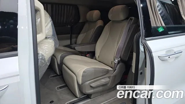 Kia Carnival — фото 12