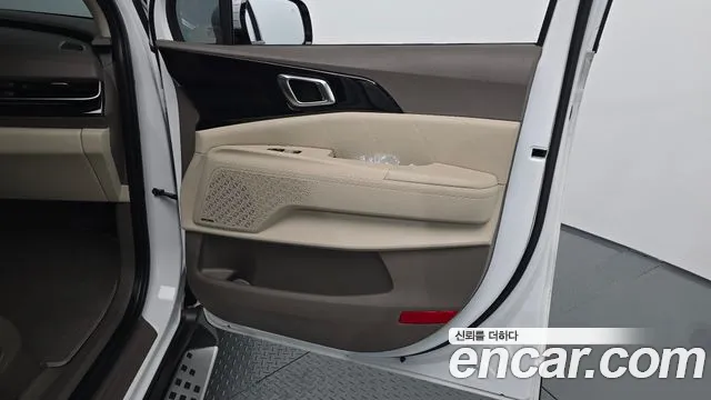Kia Carnival — фото 25