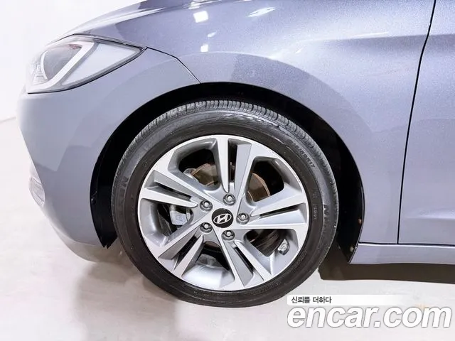 Hyundai Avante — фото 20