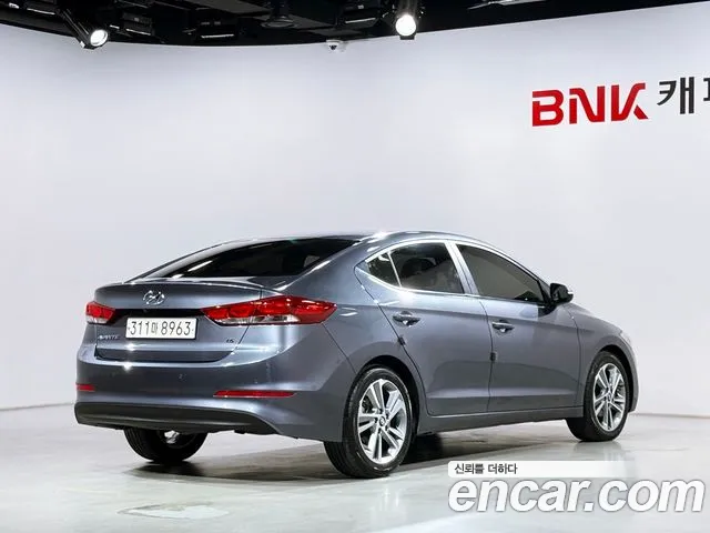 Hyundai Avante — фото 2