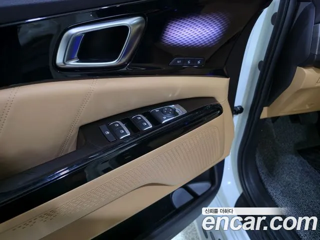 Kia Carnival — фото 15