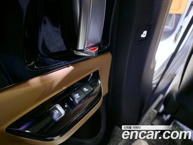 Kia Carnival — фото 16