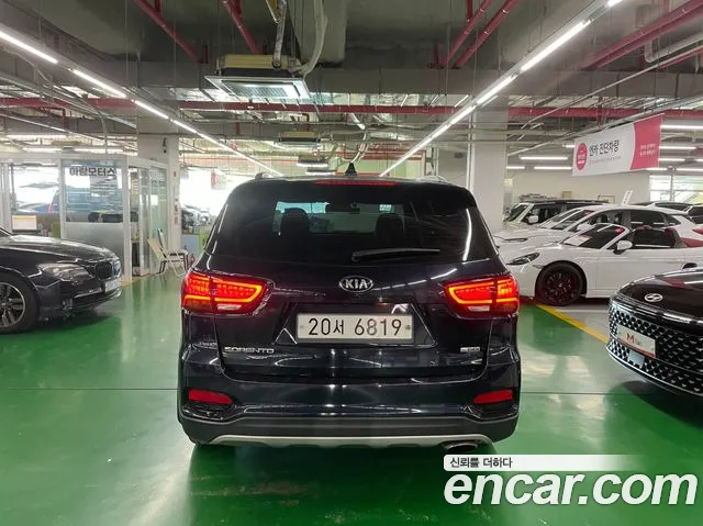 Kia Sorento — фото 4
